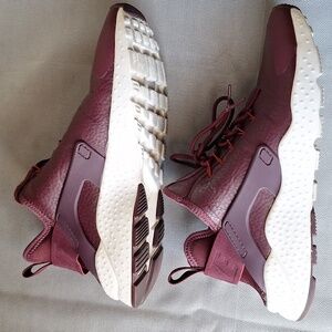 Nike Air Huaraches Womens Running Ultra Sneakers 81/2